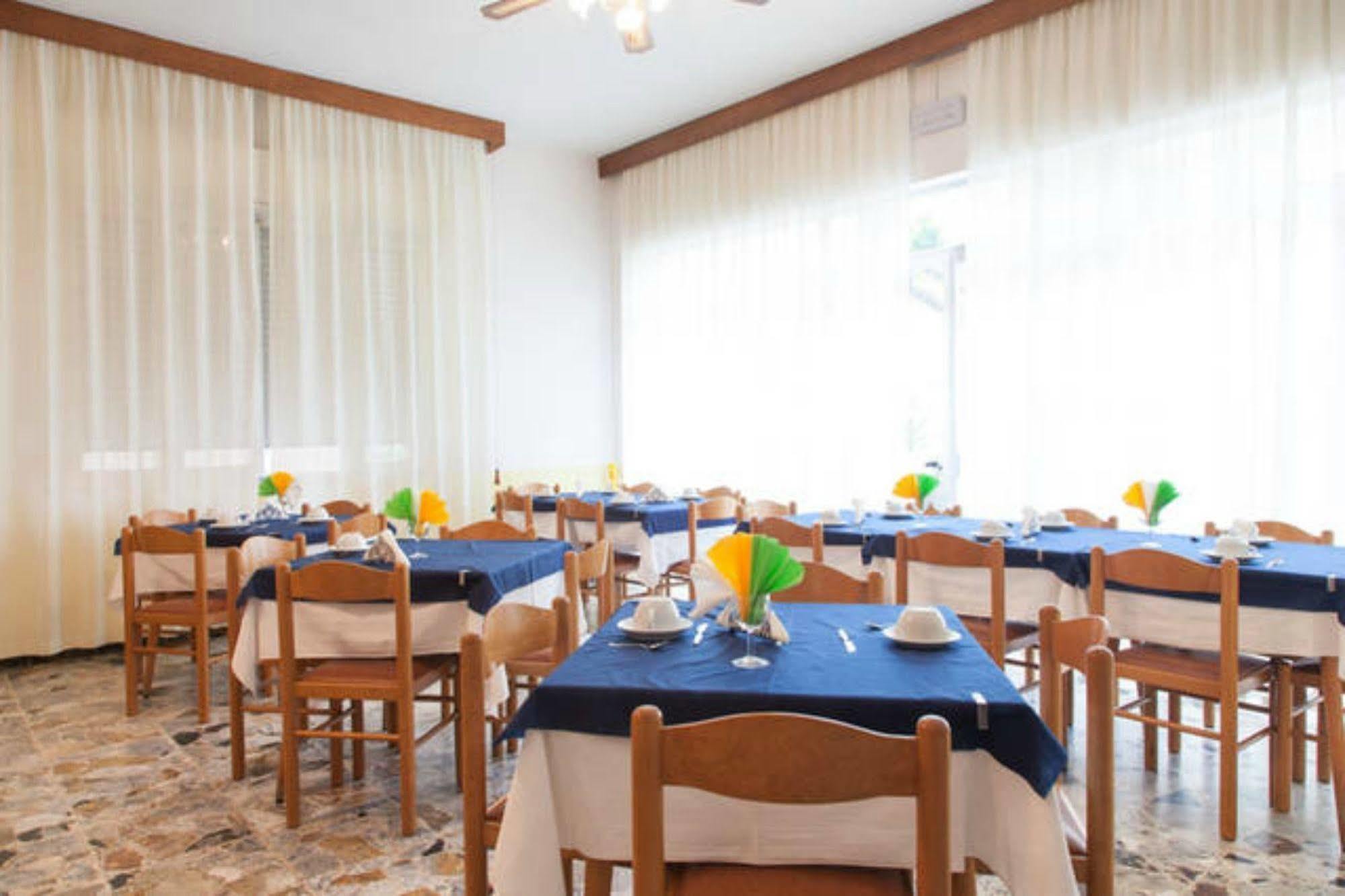 Hotel Ronconi Rimini Exteriér fotografie